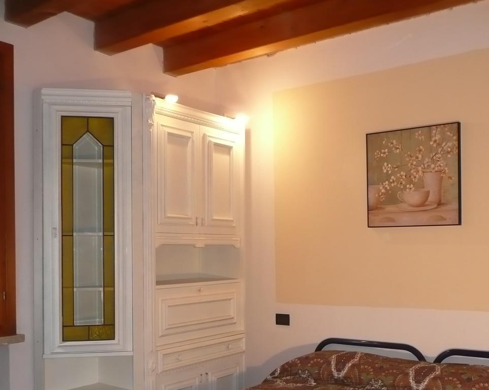 Corte Canale Virgilio Hotel Volta Mantovana Luaran gambar