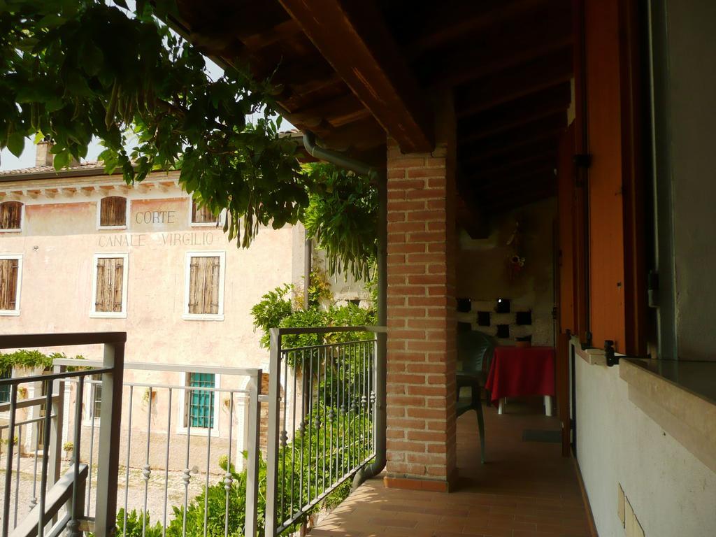 Corte Canale Virgilio Hotel Volta Mantovana Luaran gambar